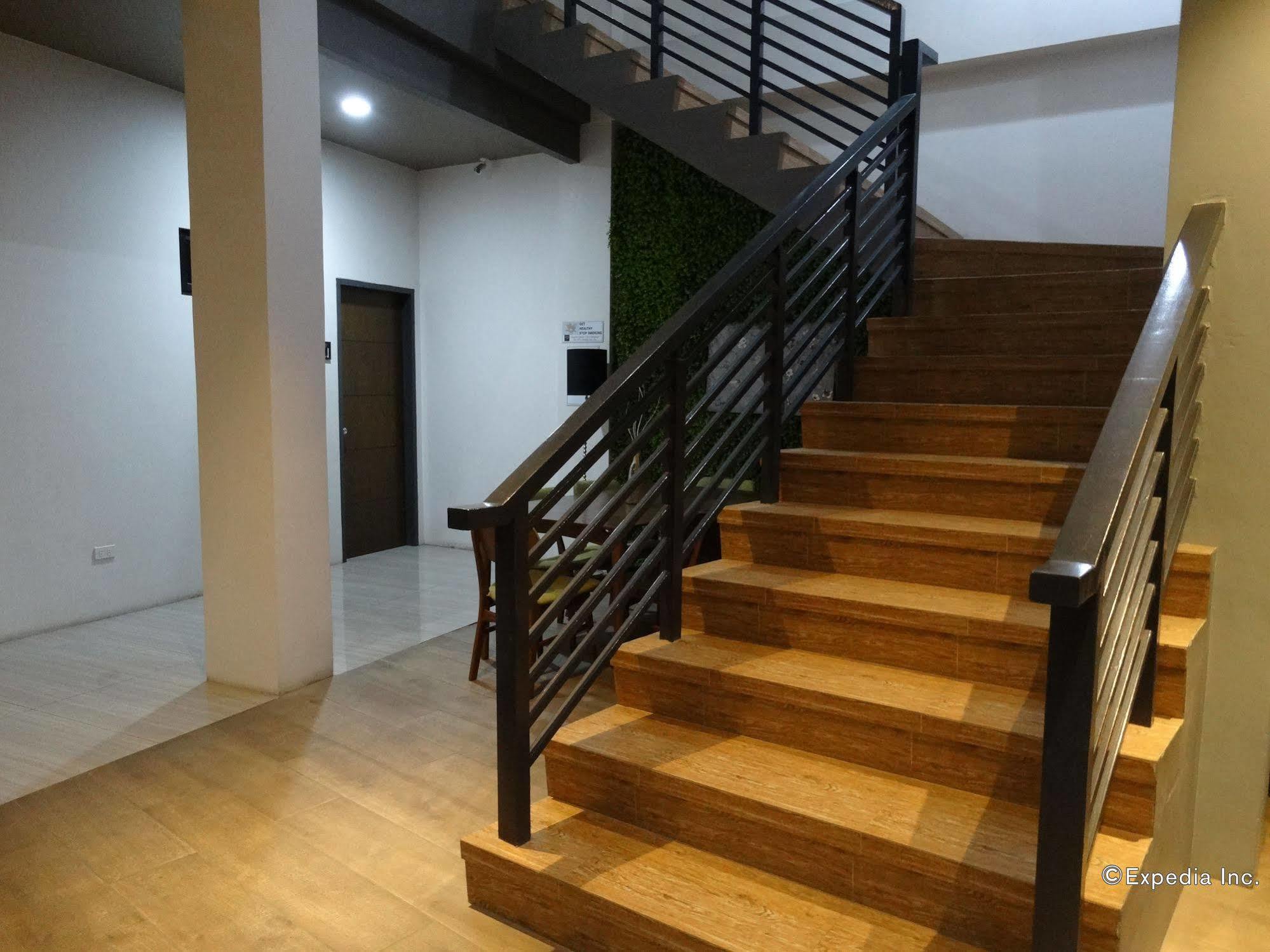 Urban Living Zen Hotel Davao Stadt Exterior foto