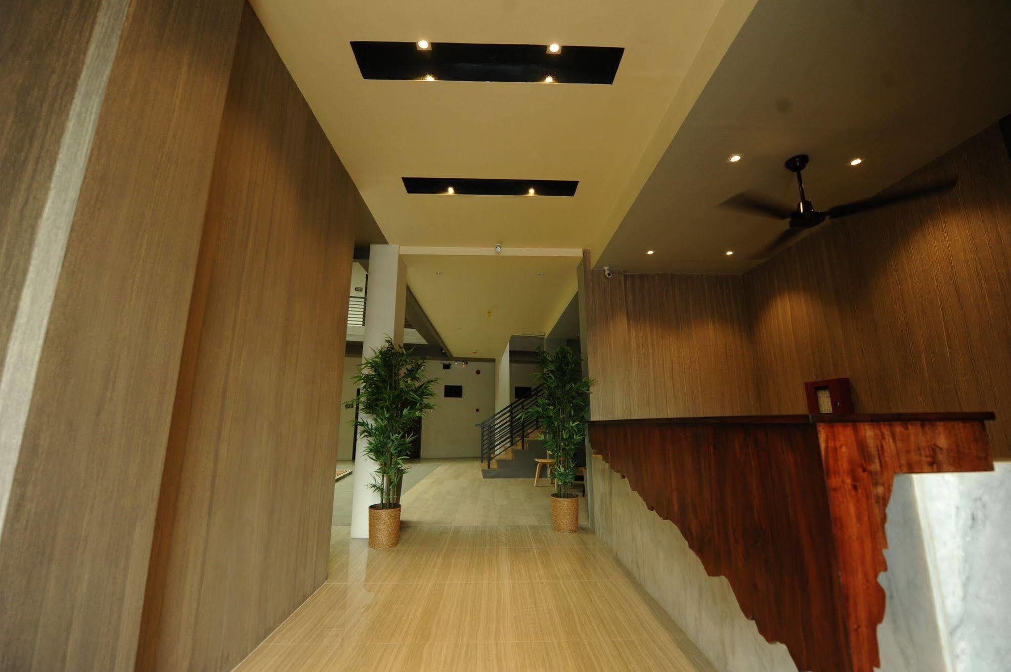 Urban Living Zen Hotel Davao Stadt Exterior foto