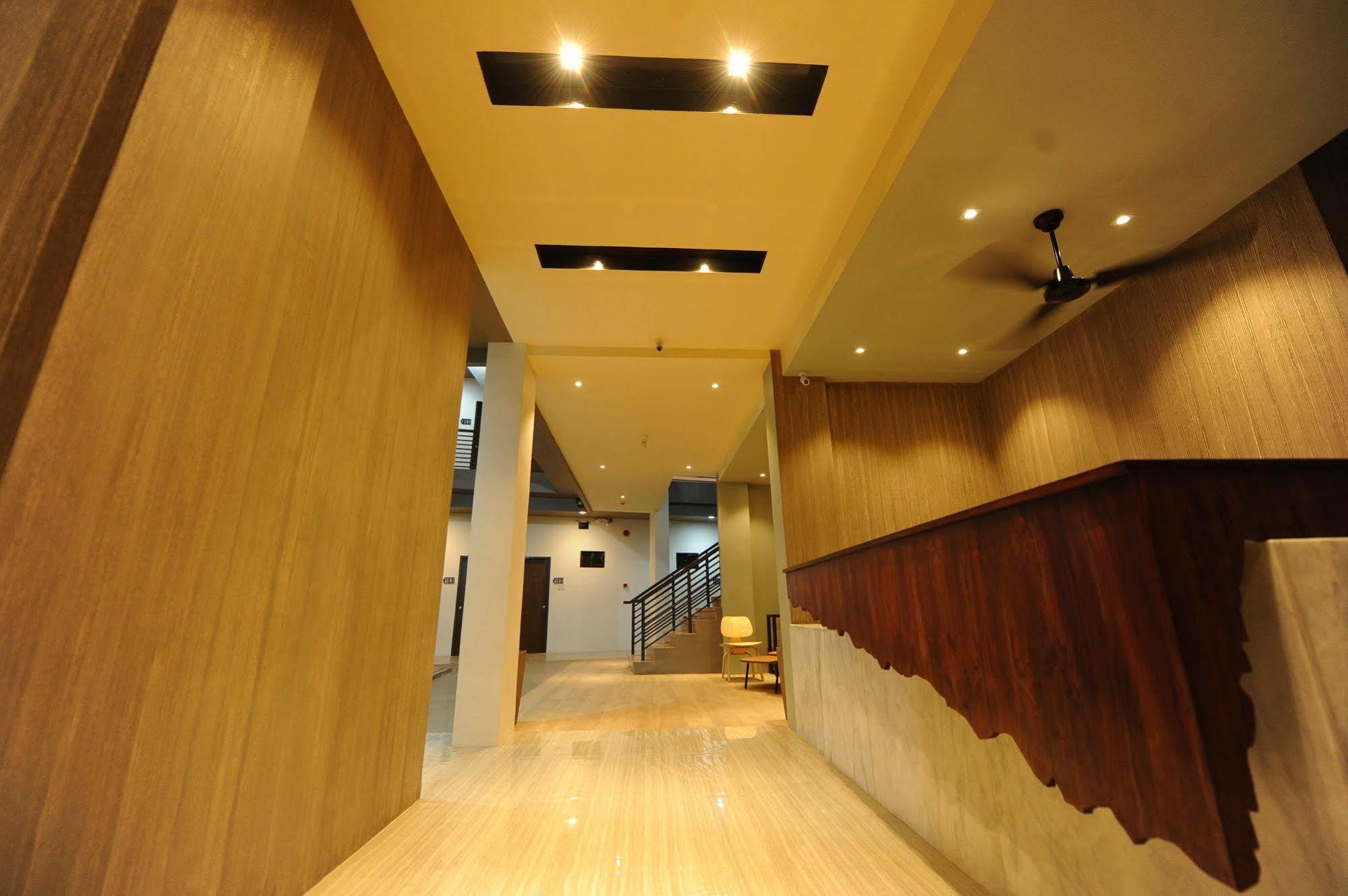 Urban Living Zen Hotel Davao Stadt Exterior foto